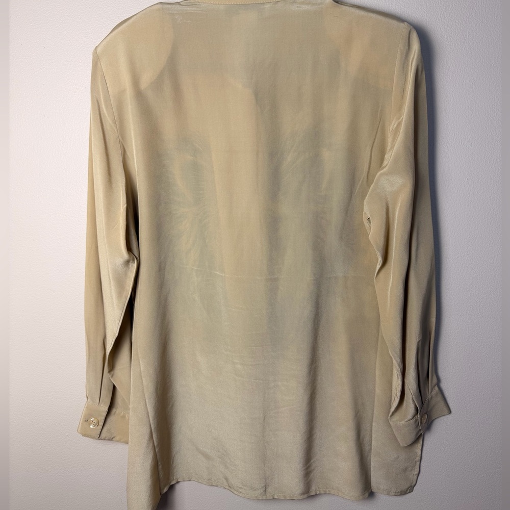 Diane Gilman 100% Silk Lion Embellished Button Up Blouse Size M - Picture 5 of 7